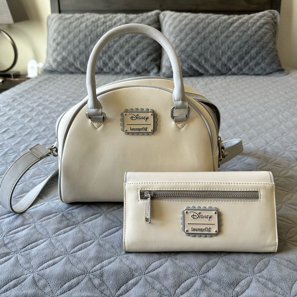 Alice in Wonderland Embossed Loungefly Purse and Wallet set - Picture 2 of 5